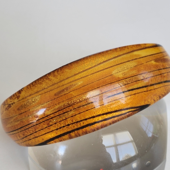 Glass cuff bracelet - Picture 2 of 5